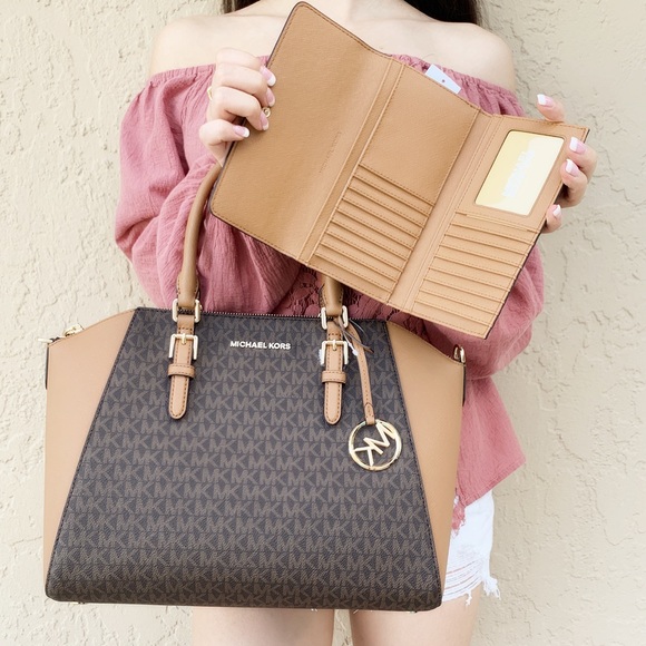Gaby’sBags👜💕Michael Kors Large wallet Brown MK - Picture 2 of 7
